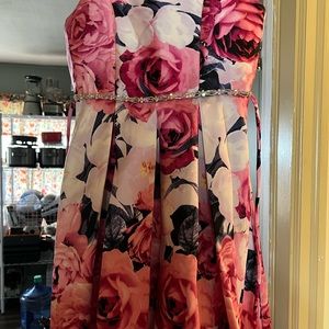 Pre teen hi low dress! Beautiful print!